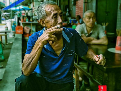 秋风落日入长河
